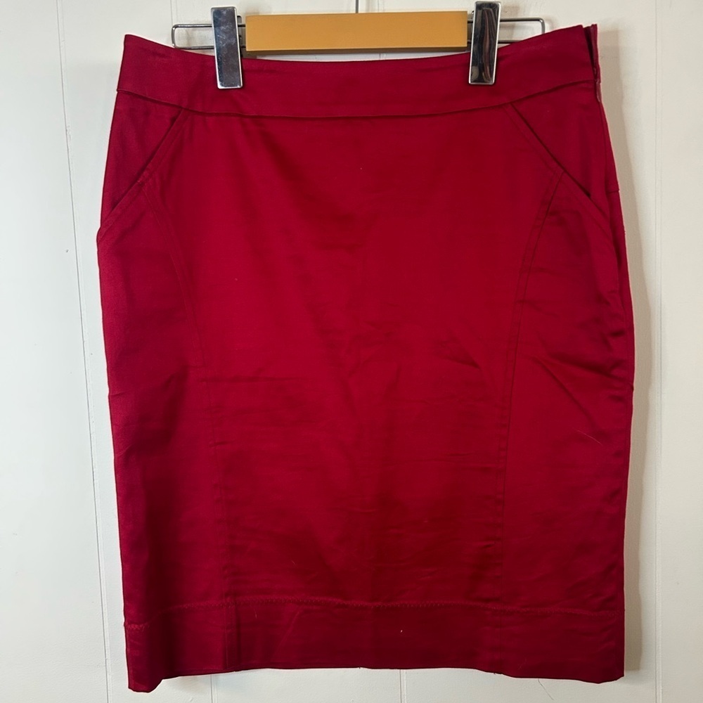 Tristan, size 4, cherry red pencil skirt, pockets, back slit, side zipper - Picture 2 of 7
